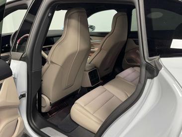 Porsche Taycan — photo 46