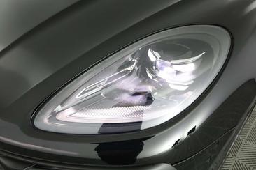 Porsche Macan — photo 15