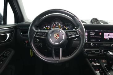 Porsche Macan — photo 12