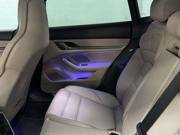 Porsche Taycan — photo 48