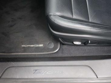 Porsche Taycan 4S — photo 14