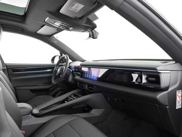 Porsche Macan I Electric — photo 10