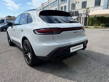 Porsche Macan — photo 6
