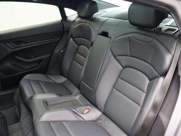 Porsche Taycan 4S — photo 24