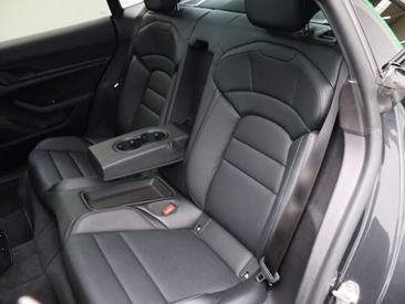 Porsche Taycan 4S — photo 25