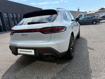 Porsche Macan — photo 8