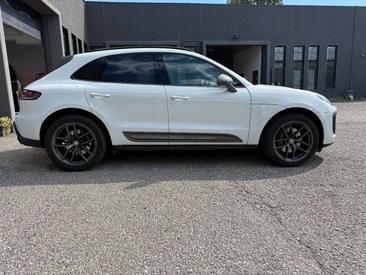 Porsche Macan — photo 9