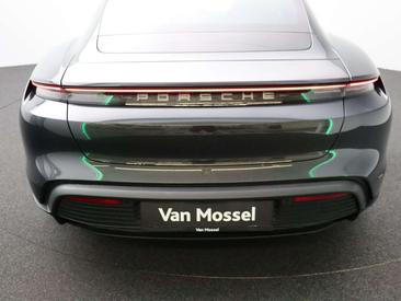 Porsche Taycan 4S — photo 28