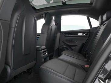 Porsche Macan I Electric — photo 18