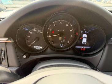 Porsche Macan — photo 13