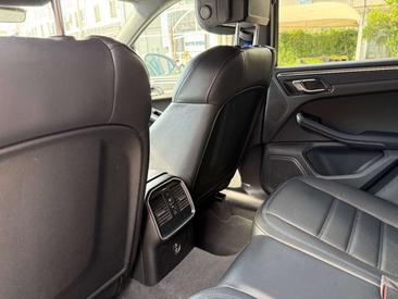 Porsche Macan — photo 17