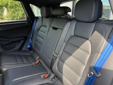 Porsche Macan — photo 18