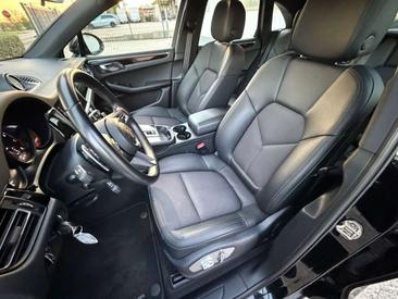 Porsche Macan — photo 8