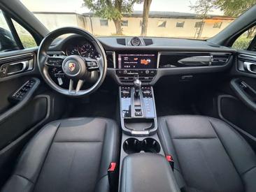 Porsche Macan — photo 12