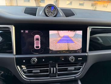 Porsche Macan — photo 13