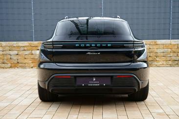 Porsche Macan I 4 Electric — photo 7