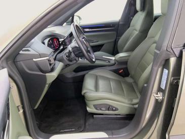 Porsche Macan I Electric — photo 8