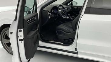 Porsche Cayenne E-Hybrid — photo 12
