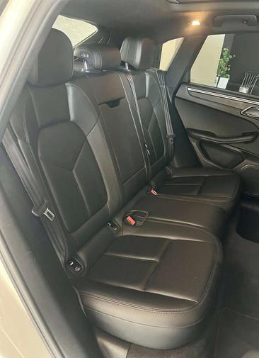 Porsche Macan — photo 12