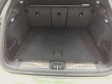 Porsche Macan I Electric — photo 17