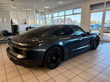 Porsche Taycan 4S — photo 5