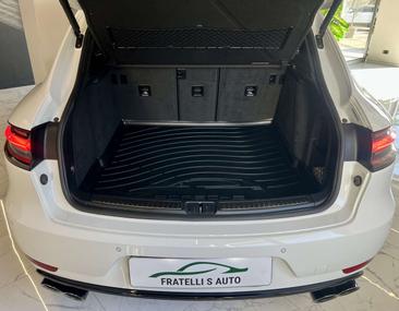 Porsche Macan — photo 13