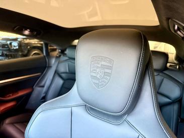 Porsche Taycan 4S — photo 7