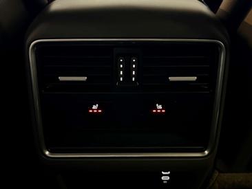 Porsche Cayenne III — photo 20