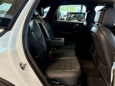 Porsche Cayenne III — photo 21