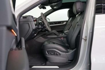 Porsche Cayenne E-Hybrid — photo 21