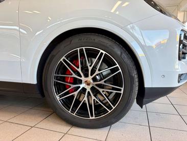 Porsche Cayenne S — photo 6