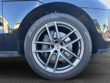 Porsche Macan — photo 12