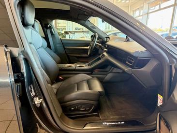 Porsche Taycan 4S — photo 14