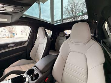 Porsche Cayenne III — photo 9