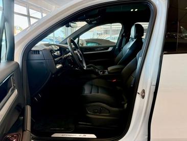 Porsche Cayenne S — photo 9