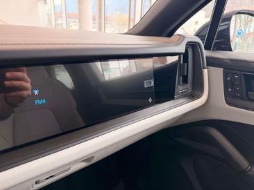 Porsche Cayenne III — photo 10