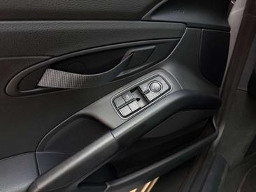 Porsche 718 Cayman T — photo 13