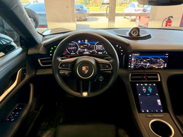 Porsche Taycan 4S — photo 17
