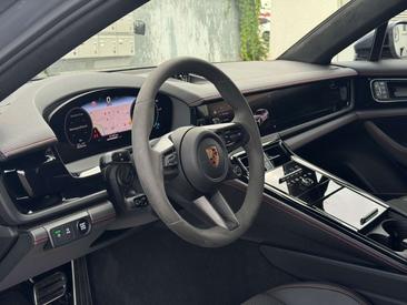 Porsche Panamera GTS — photo 12