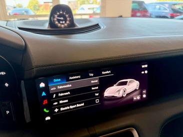Porsche Taycan 4S — photo 21