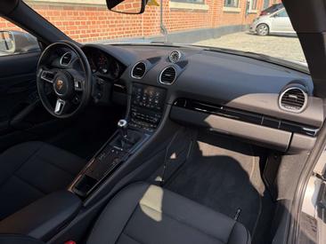 Porsche 718 Cayman T — photo 18