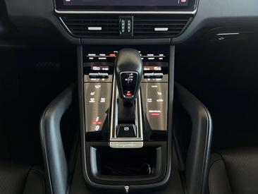 Porsche Cayenne E-Hybrid — photo 9