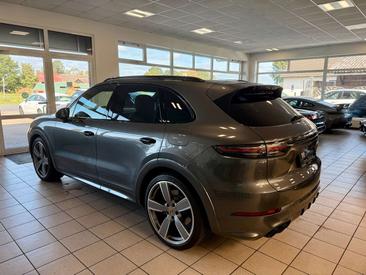 Porsche Cayenne E-Hybrid — photo 3
