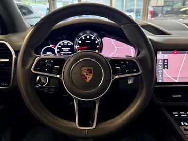 Porsche Cayenne III — photo 39