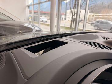 Porsche Cayenne III — photo 21