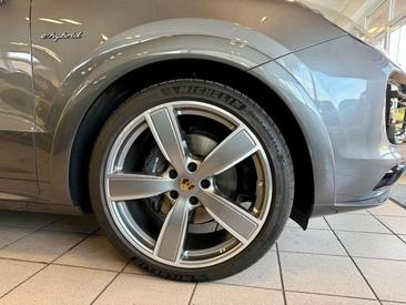 Porsche Cayenne E-Hybrid — photo 6
