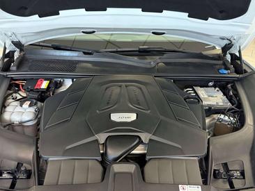 Porsche Cayenne III — photo 45
