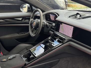 Porsche Panamera GTS — photo 24