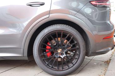 Porsche Cayenne GTS — photo 14