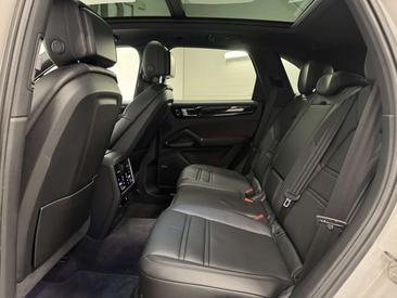 Porsche Cayenne E-Hybrid — photo 12